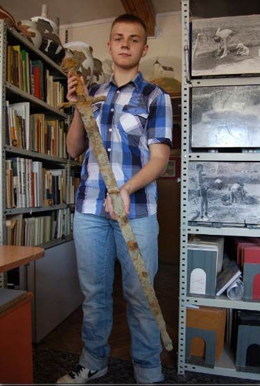 Never Yet Melted » Medieval Sword Found in Polish River